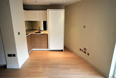 1 bed studio, Gunwharf Quays, University of Portsmouth, Portsmouth, PO13FR - Image 3